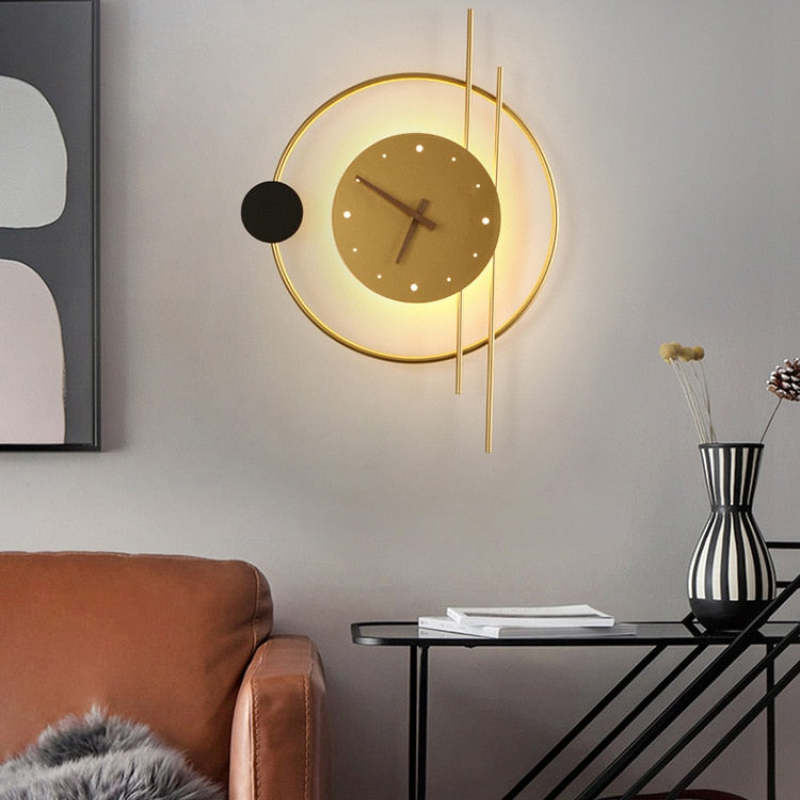 Astroclaro Chronos: Aplique de Pared con Diseño de Reloj Moderno – Dorado/Negro