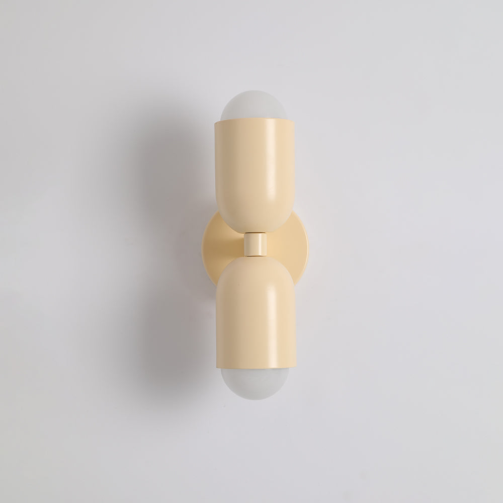 Aplique de pared de doble foco Bicora en un dormitorio colorido – imagen 16