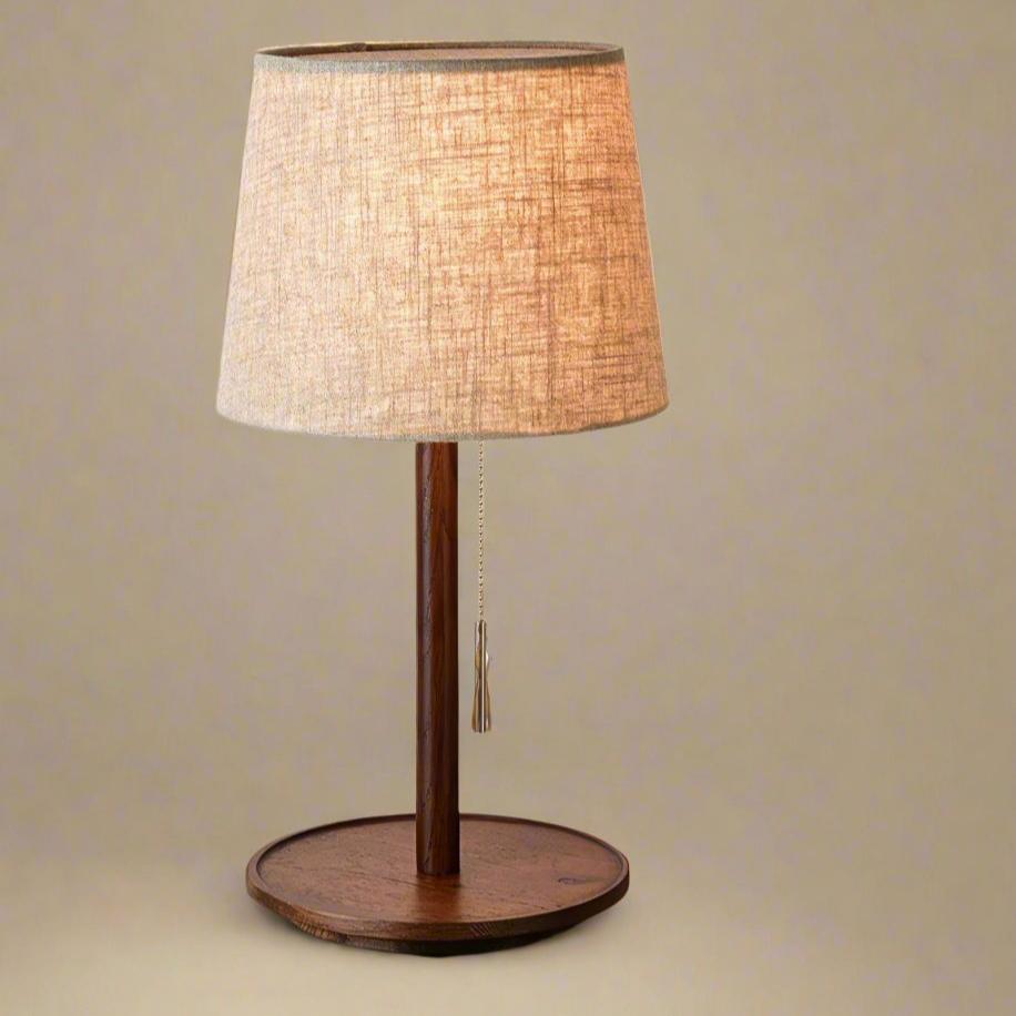 NogalLuz – Lámpara de Mesa con Pantalla de Tela Sofisticada