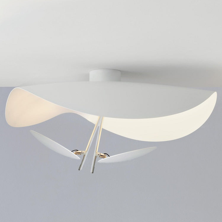 Lámpara colgante en forma de hoja Lotena sobre una mesa de comedor – imagen 19