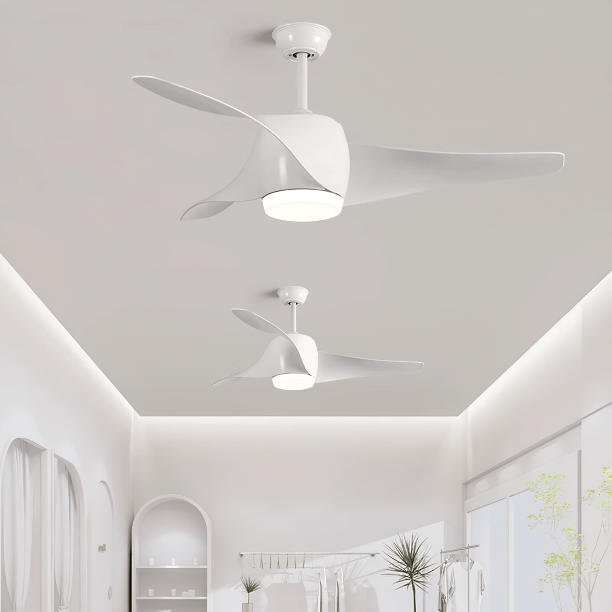 Ventilador de techo con luz Mentara en un salón luminoso – imagen 15