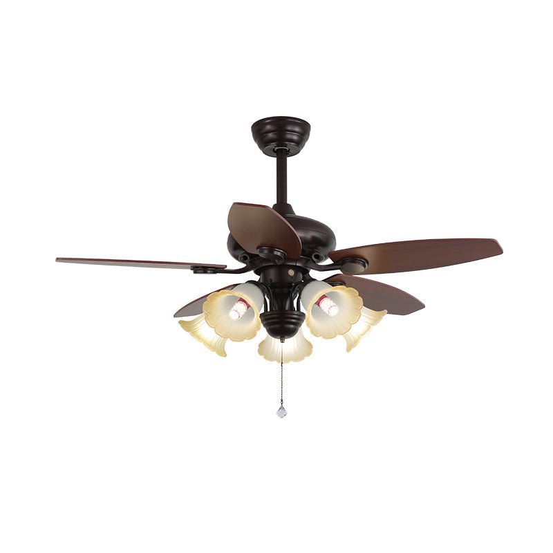 Ventilador de techo con luz Ambela en un comedor acogedor – imagen 10