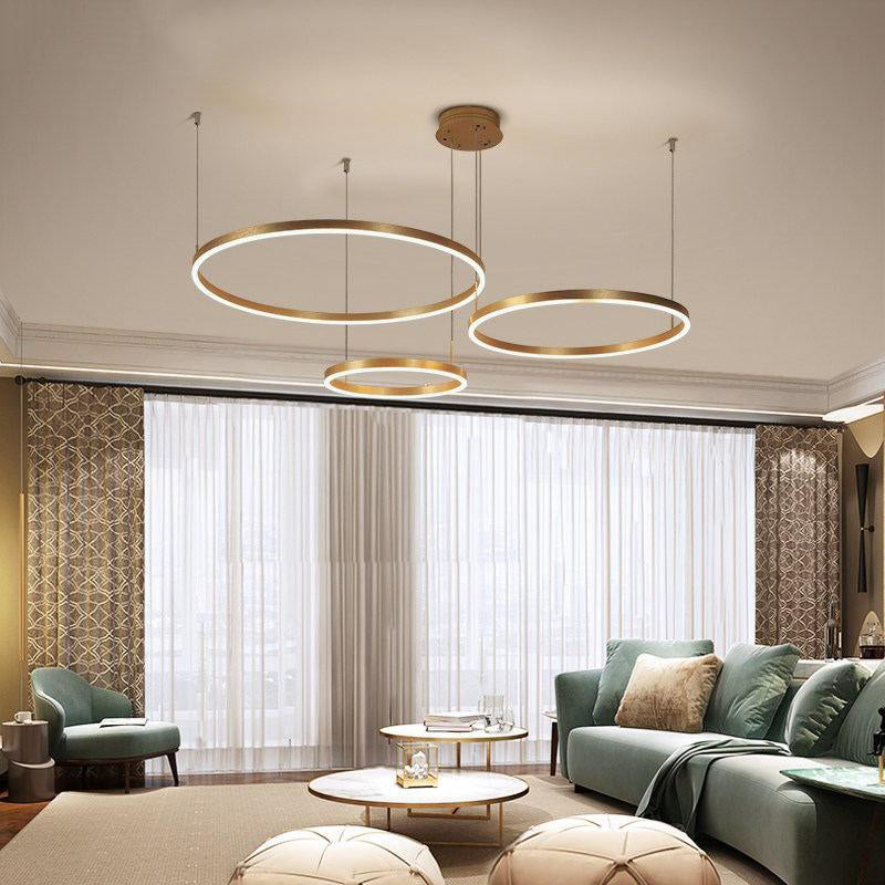 Lámpara colgante LED de aros Saroa en un salón moderno – imagen 5