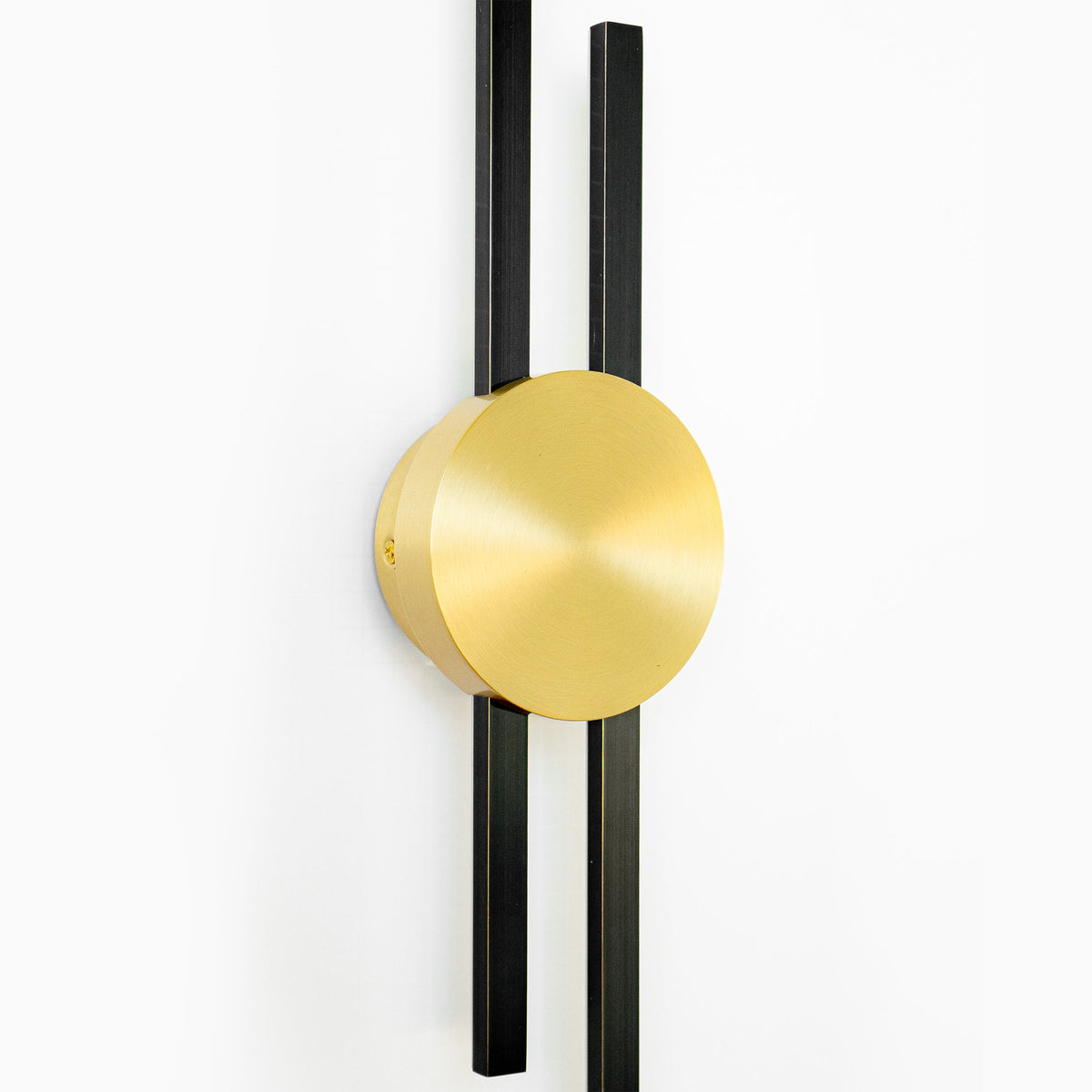Aplique de pared LED minimalista Elipsa en un salón moderno – imagen 4
