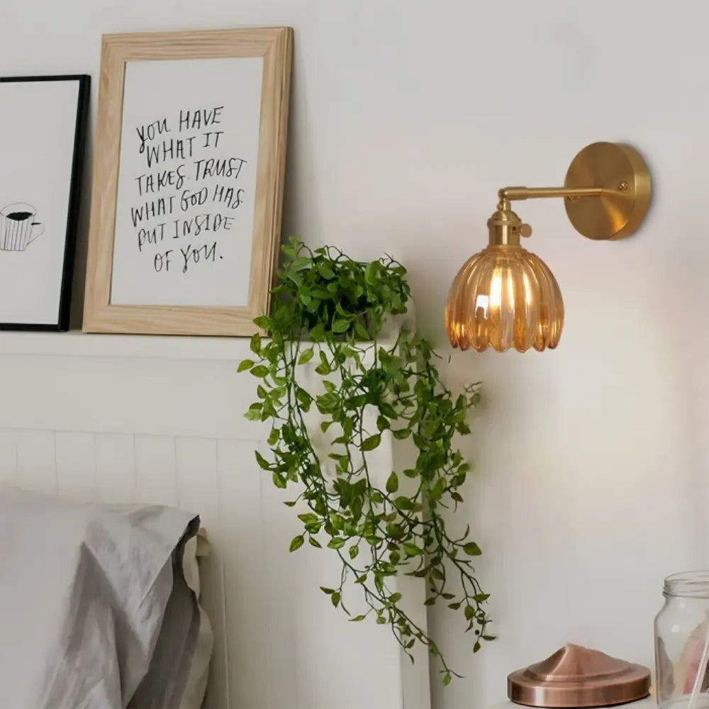 ForjaLuz- Lámpara de Pared Moderna con Toques de Oro