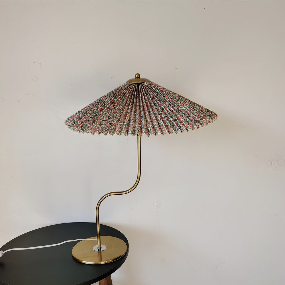 SombraLuz - Lámpara de Mesa con Paraguas y Luz Relajante
