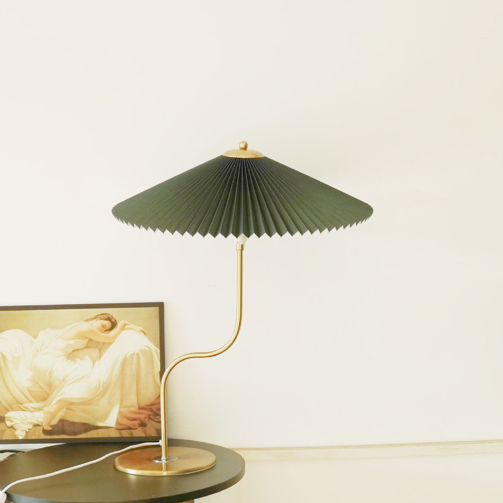 SombraLuz - Lámpara de Mesa con Paraguas y Luz Relajante