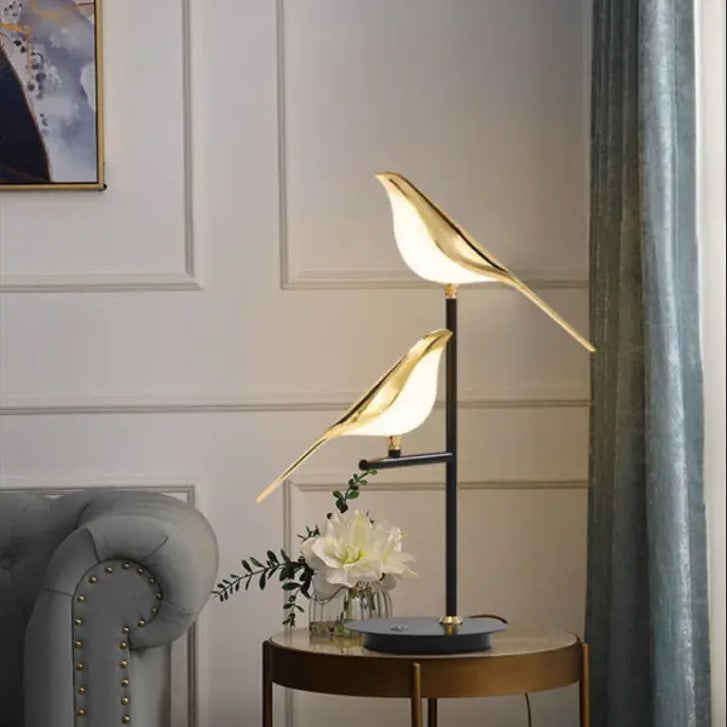 Lámpara de mesa con pájaros luminosos Mirleta – vista principal