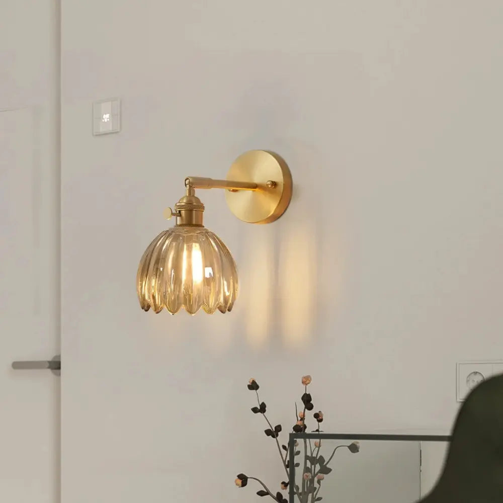 ForjaLuz- Lámpara de Pared Moderna con Toques de Oro