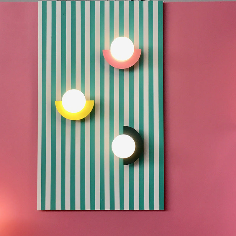 Astroclaro Lunetta: Aplique de Pared Moderno LED con Diseño de Media Luna – Salón/Dormitorio