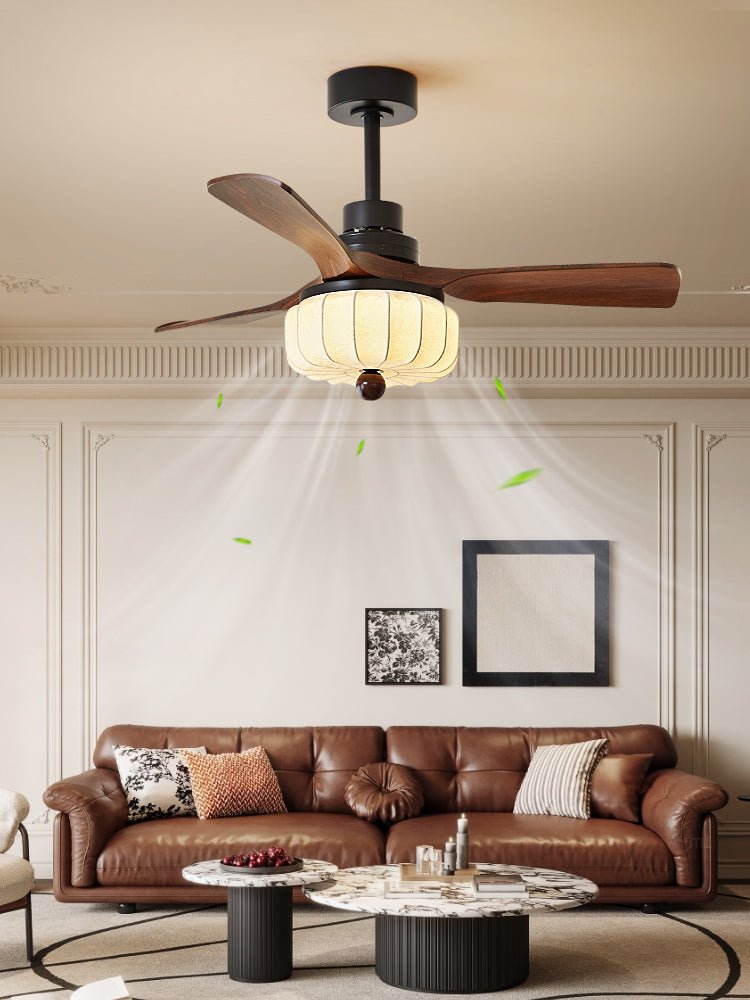 Ventilador de techo con luz Nostalia en un salón acogedor – imagen 8