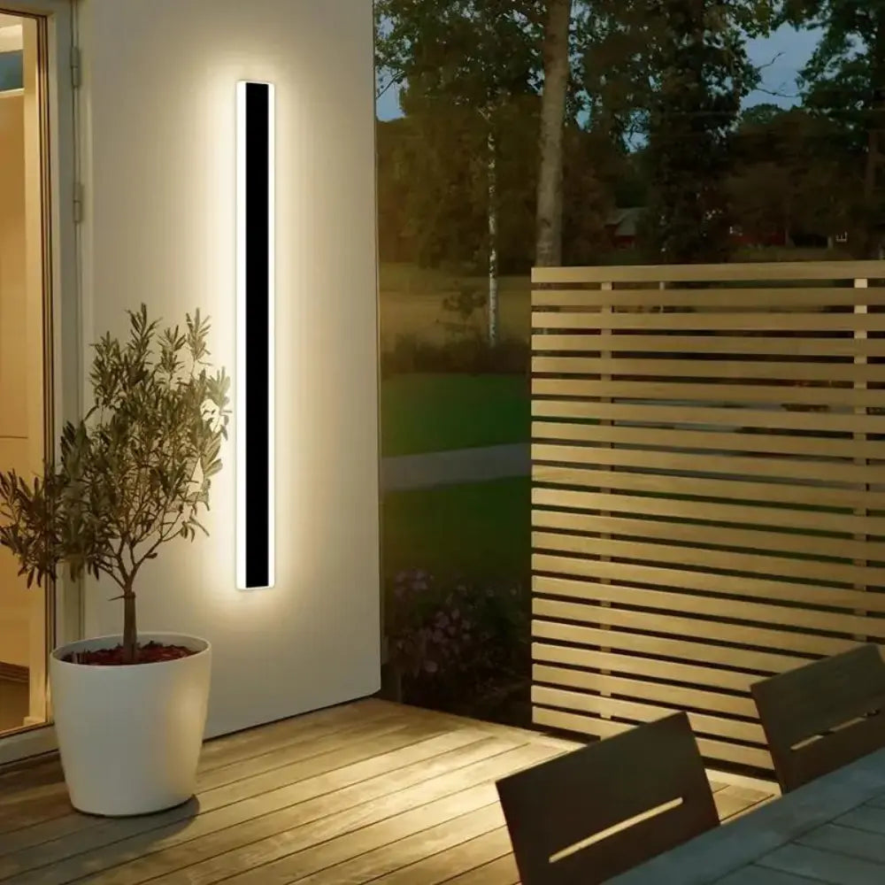 VetraLux - Lámpara de Pared LED Resistente para Exteriores Astroclaro