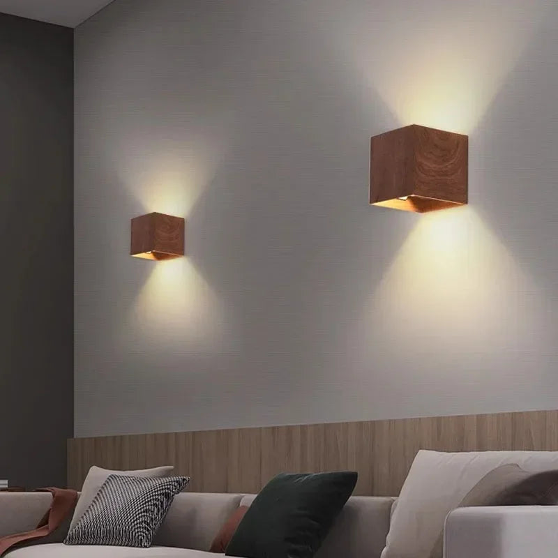 Aplique de Madera Natural Escandinavo – Lámpara de Pared Minimalista de Roble con Luz Cálida y Diseño Elegante 1