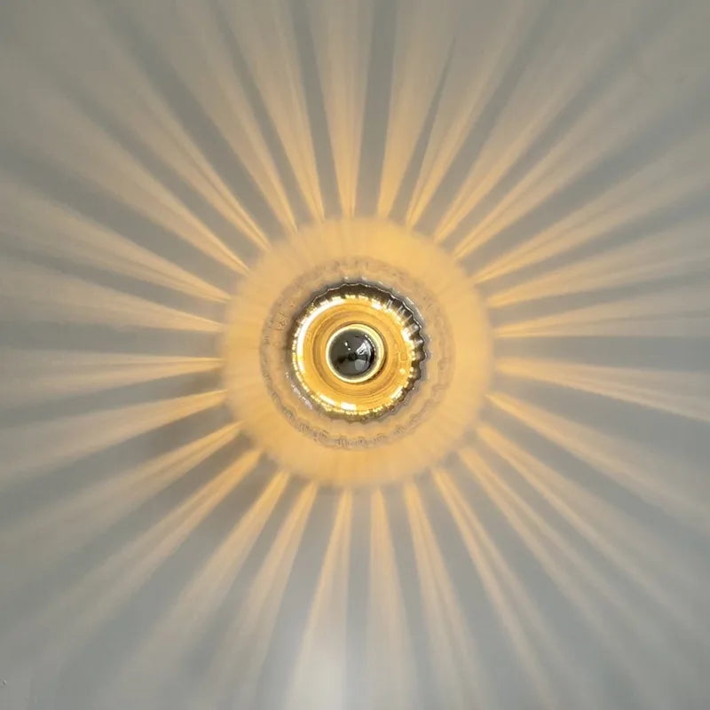 Aplique de Pared BauhausGlow de Vidrio y Metal – Diseño Moderno y Elegante 1