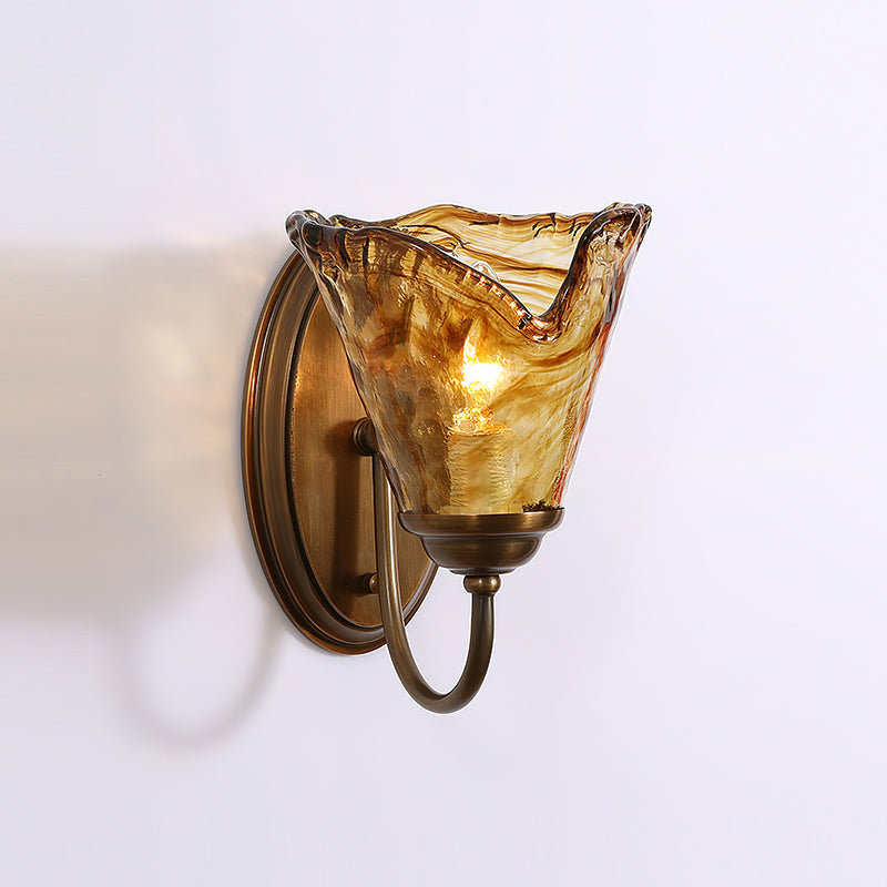 Aplique de Pared Vintage Franklin en Bronce Antiguo con Pantalla de Vidrio Ámbar 0