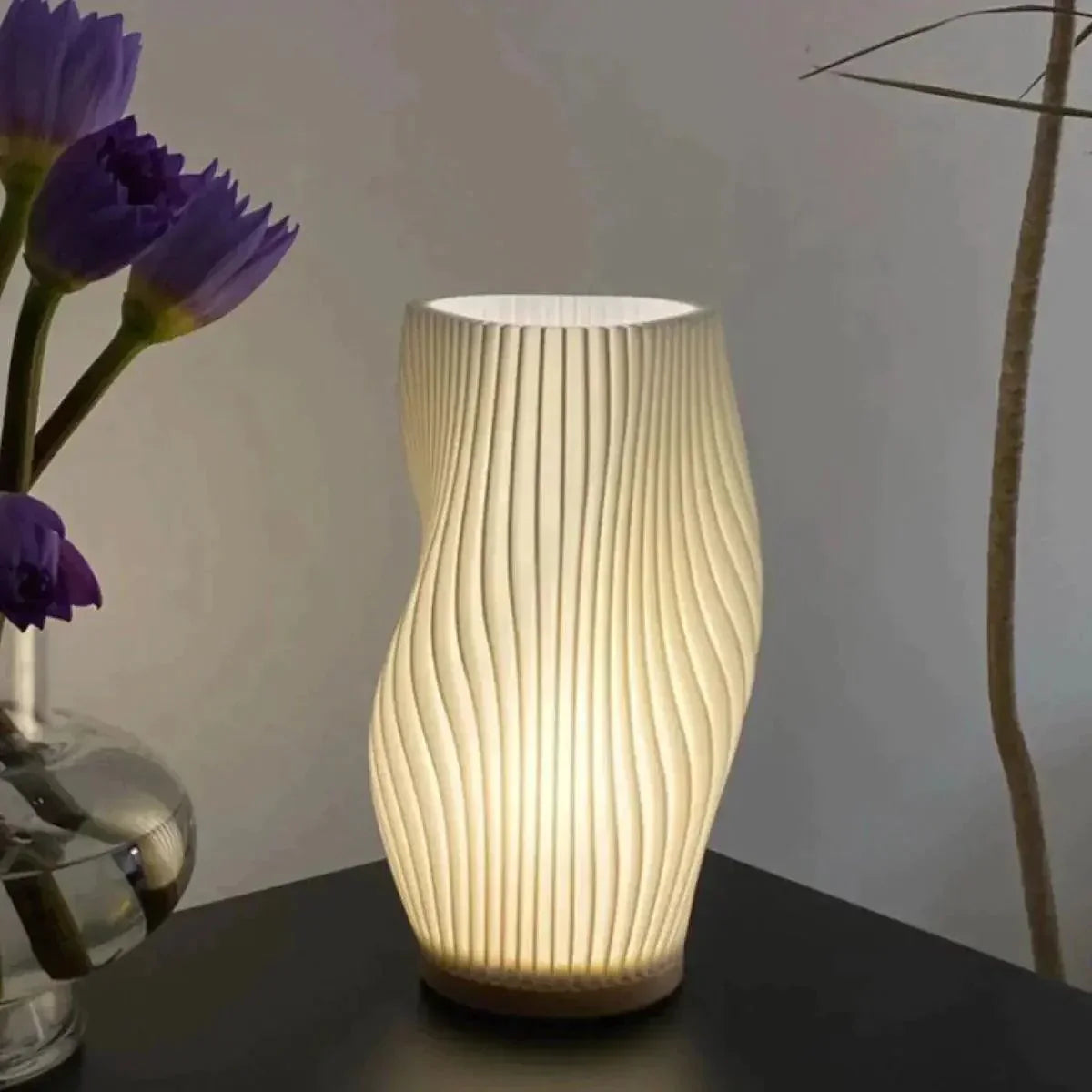 LuzOndina - Lámpara de Diseño Ondulado y Luz Regulable
