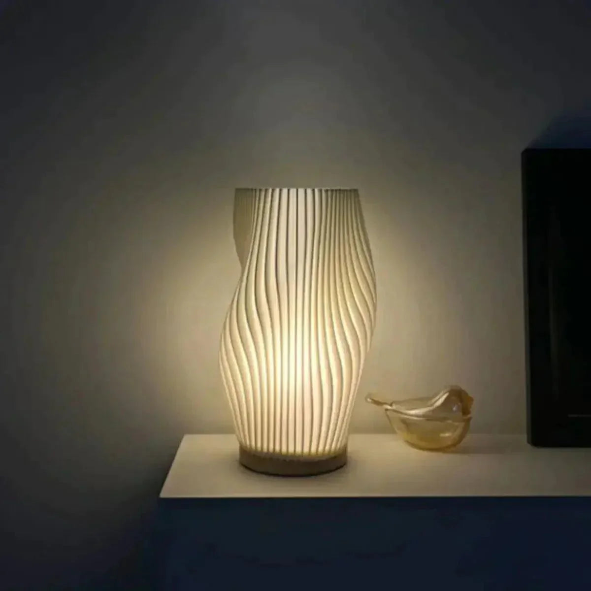 LuzOndina - Lámpara de Diseño Ondulado y Luz Regulable