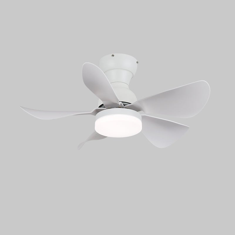 Ventilador de techo con luz Bonela en un dormitorio acogedor – imagen 20