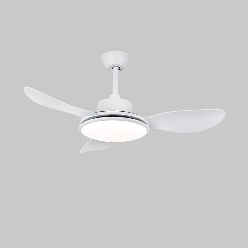 Ventilador de techo con luz Calmira en un salón contemporáneo – imagen 17