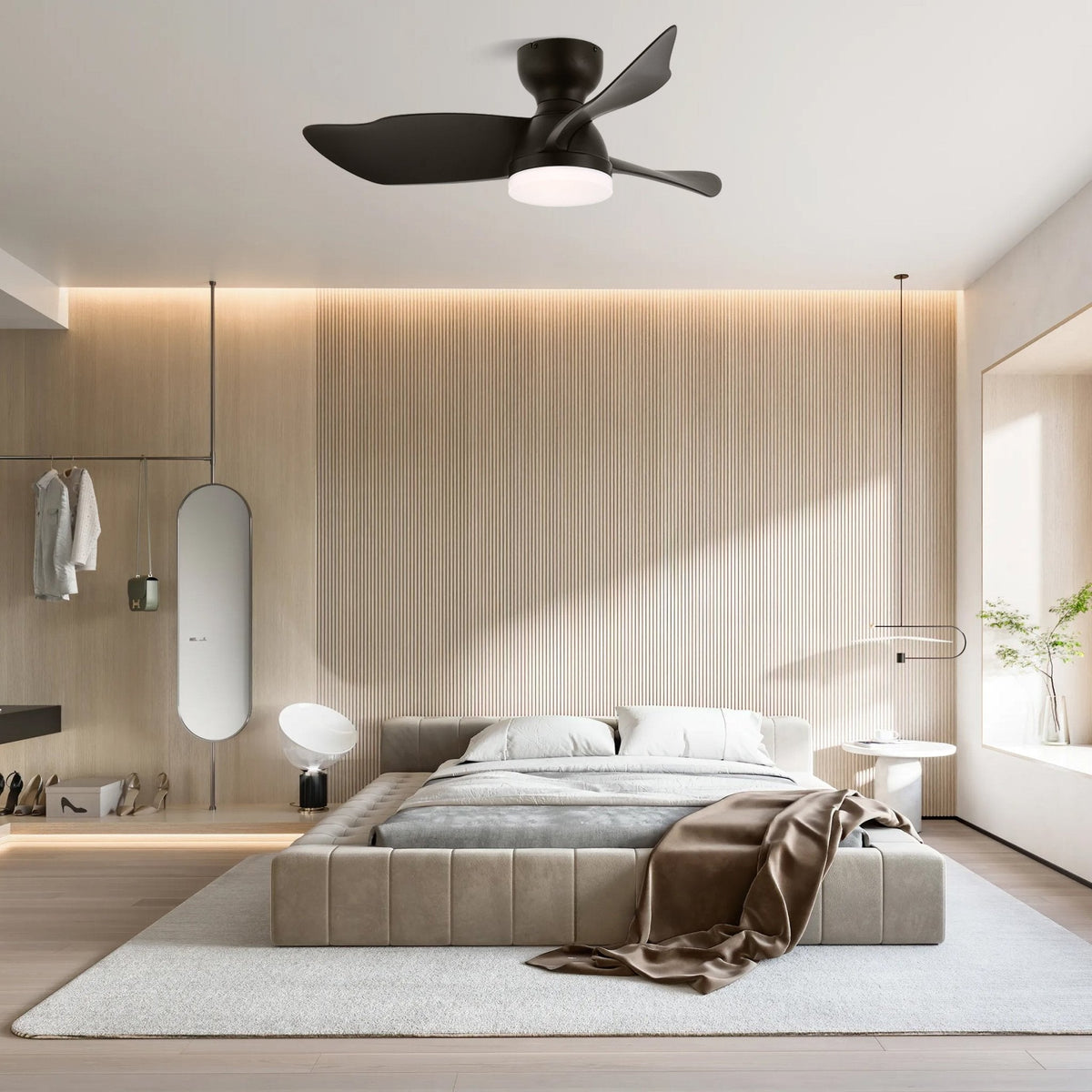 Ventilador de techo con luz Lirena en un dormitorio sereno – imagen 5