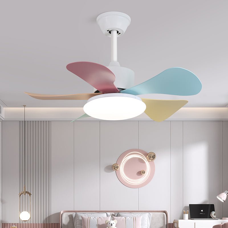 Ventilador de techo con luz Malvisca en una habitación infantil – imagen 8