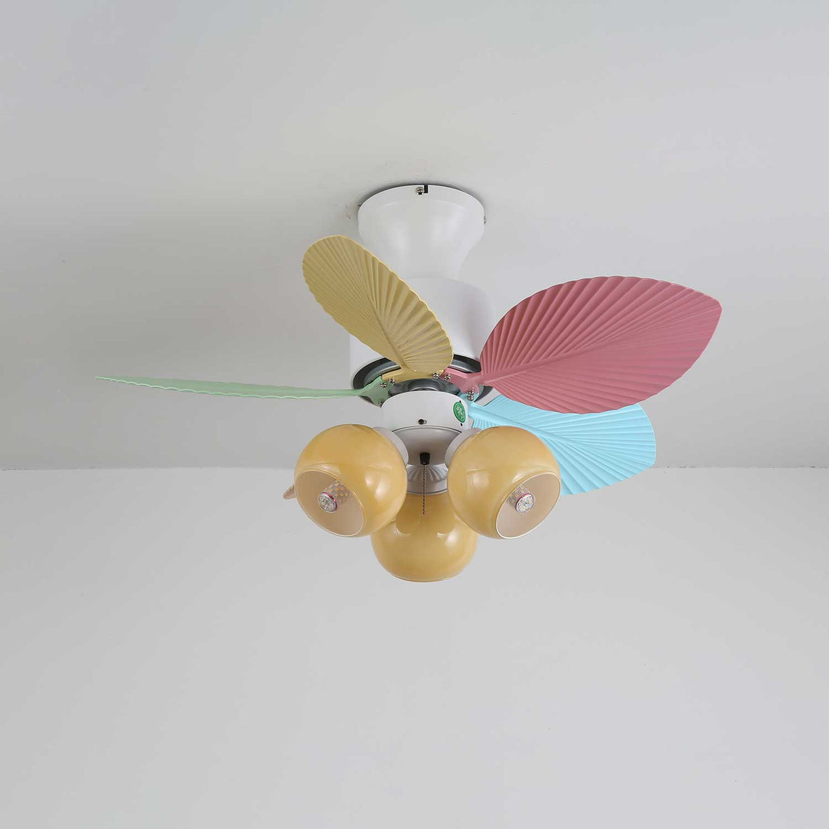 Ventilador de techo con luz Malvisca en una habitación infantil – imagen 31