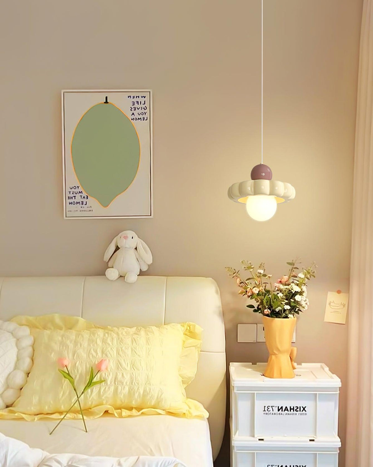 Mini lámpara colgante retro Vainela en una cocina luminosa – imagen 14