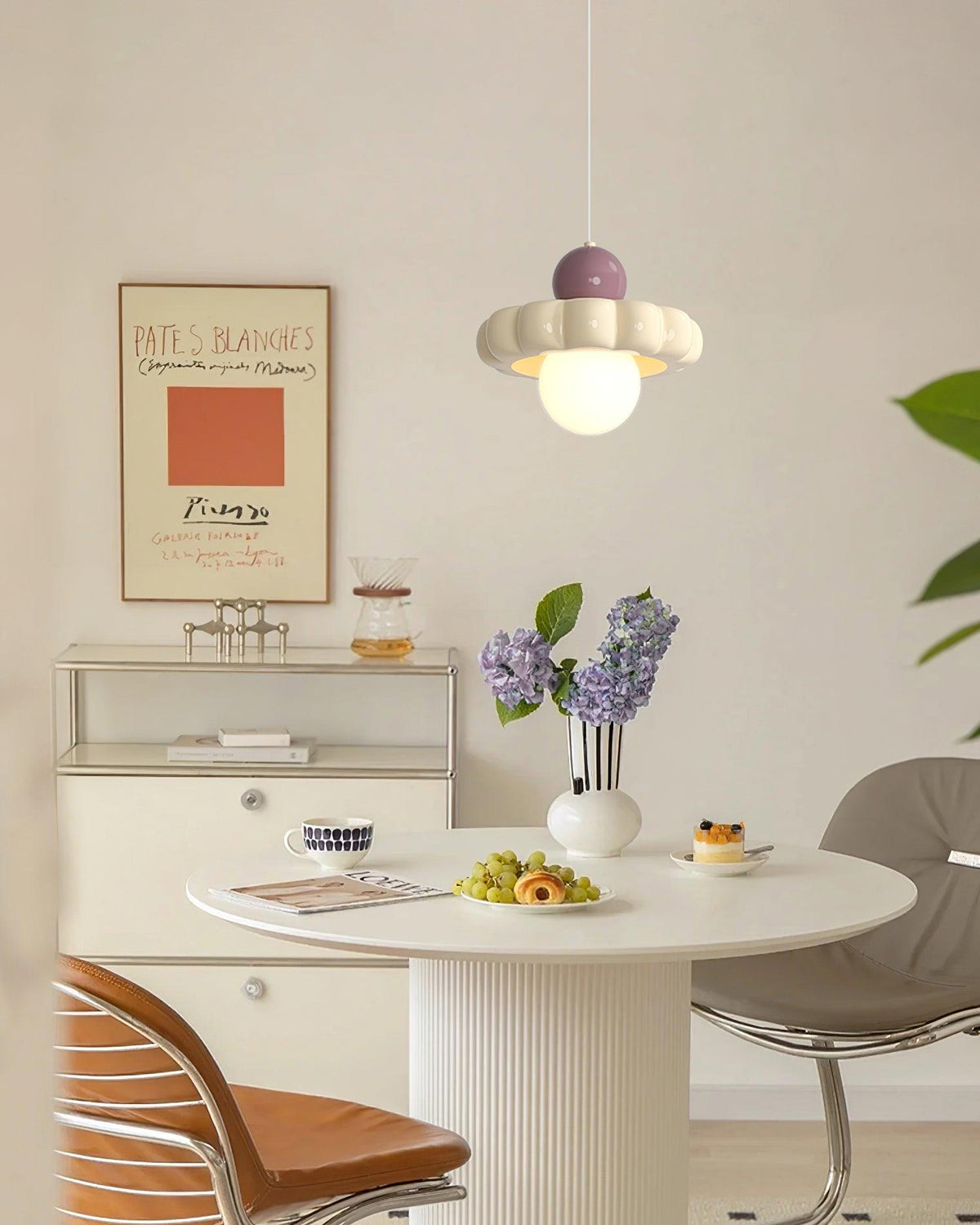Mini lámpara colgante retro Vainela en una cocina luminosa – imagen 5