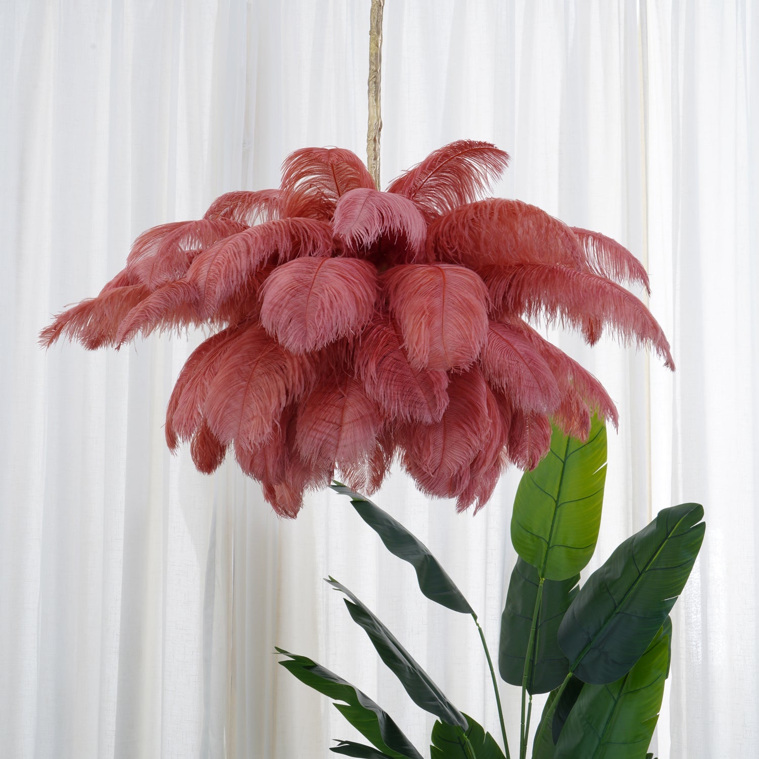 Chandeliers de Plumas de Avestruz Extra Grande con Base de Latón – Iluminación de Lujo 7