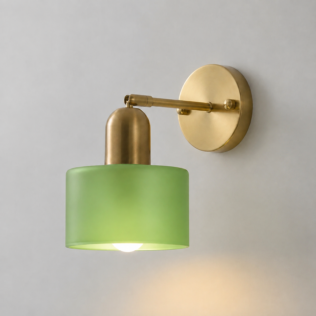 Aplique de pared de cristal Cobalta en un pasillo moderno – imagen 14