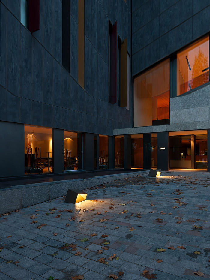 LuzBlok - Lámpara Solar de Jardín Compacta y Elegante