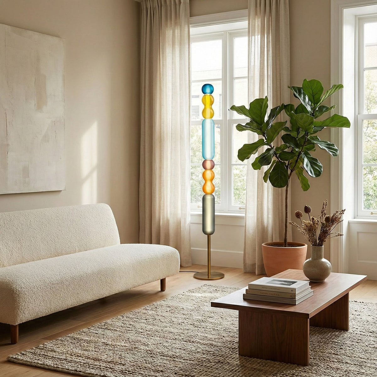 Lámpara de pie de cristal de colores Soplada en un salón luminoso – imagen 7
