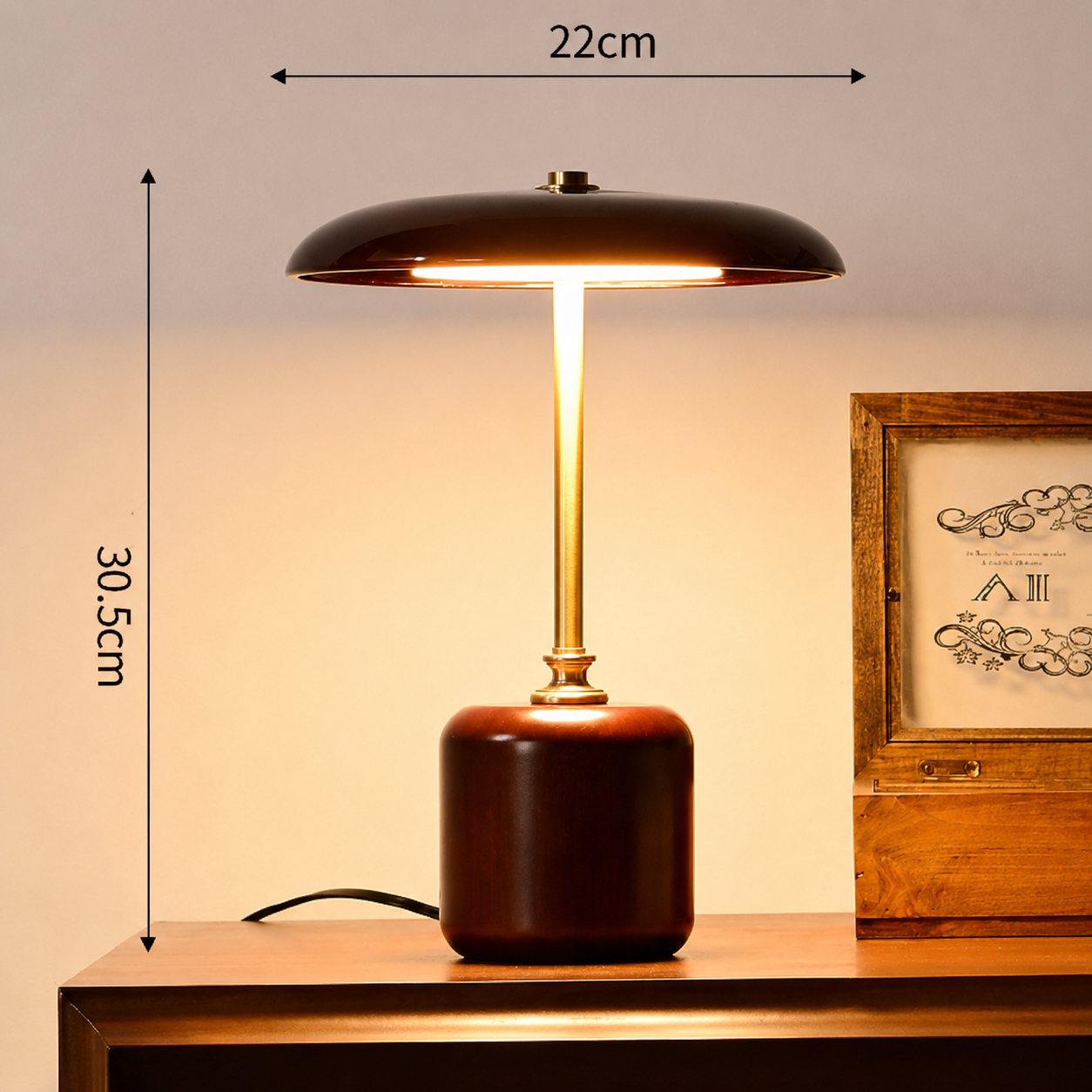 Elino - Lámpara de Mesa Moderna de Brass y Madera con Pantalla Roja y Gris - Iluminación Interior Elegante para Mesita de Noche