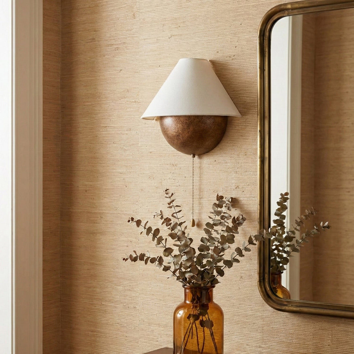 Aplique de pared retro Nogala en un rincón de lectura – imagen 8