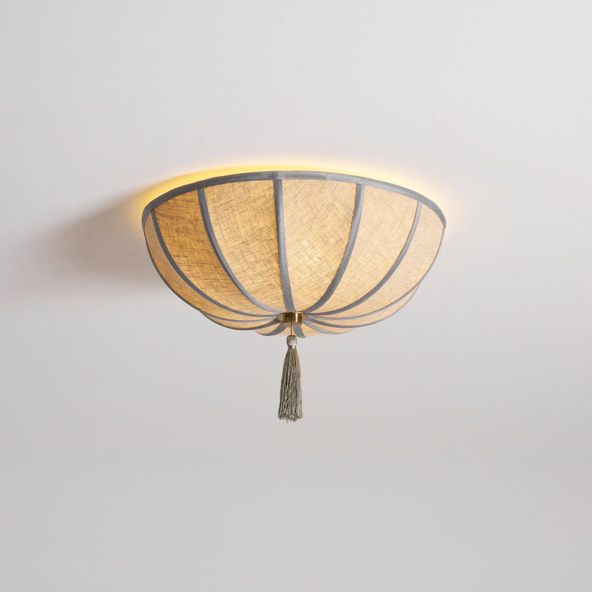 Lámpara de techo flor Florisa en un dormitorio romántico – imagen 2