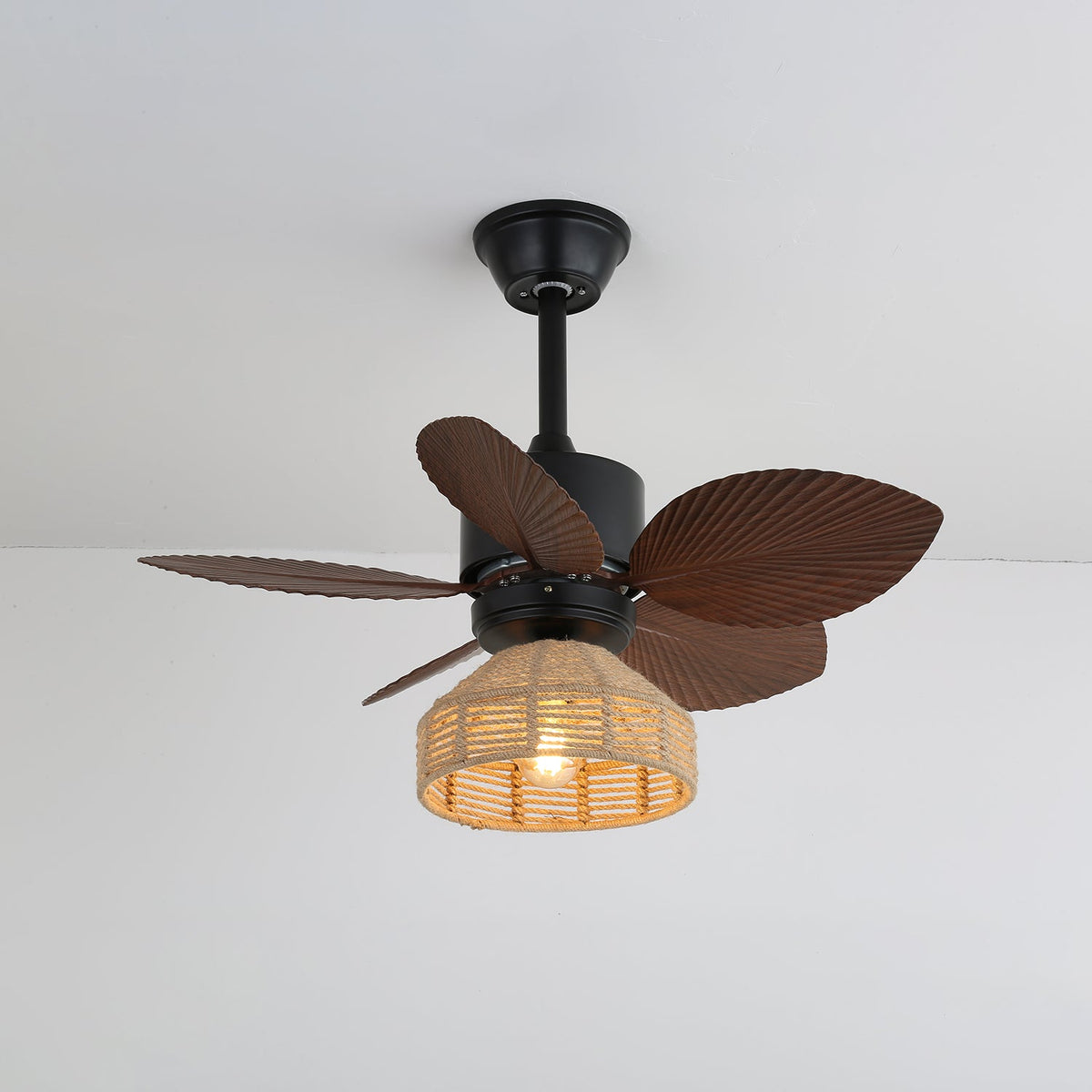 Ventilador de techo con luz Hebrana en un salón de estilo natural – imagen 4