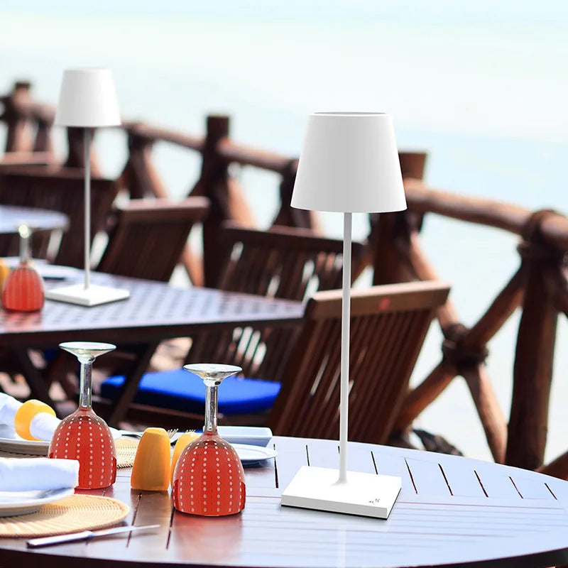 NordiaLuz – Lámpara de Mesa LED Recargable y Elegante