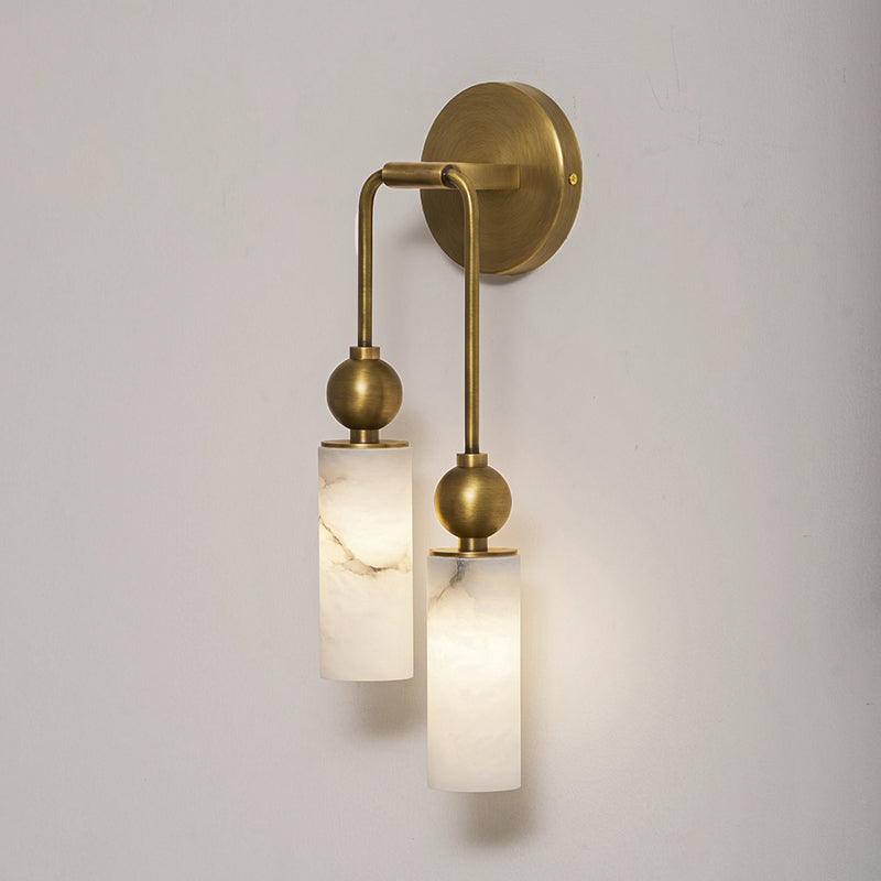 Aplique de pared de alabastro Halbara – 2 luces, latón cepillado