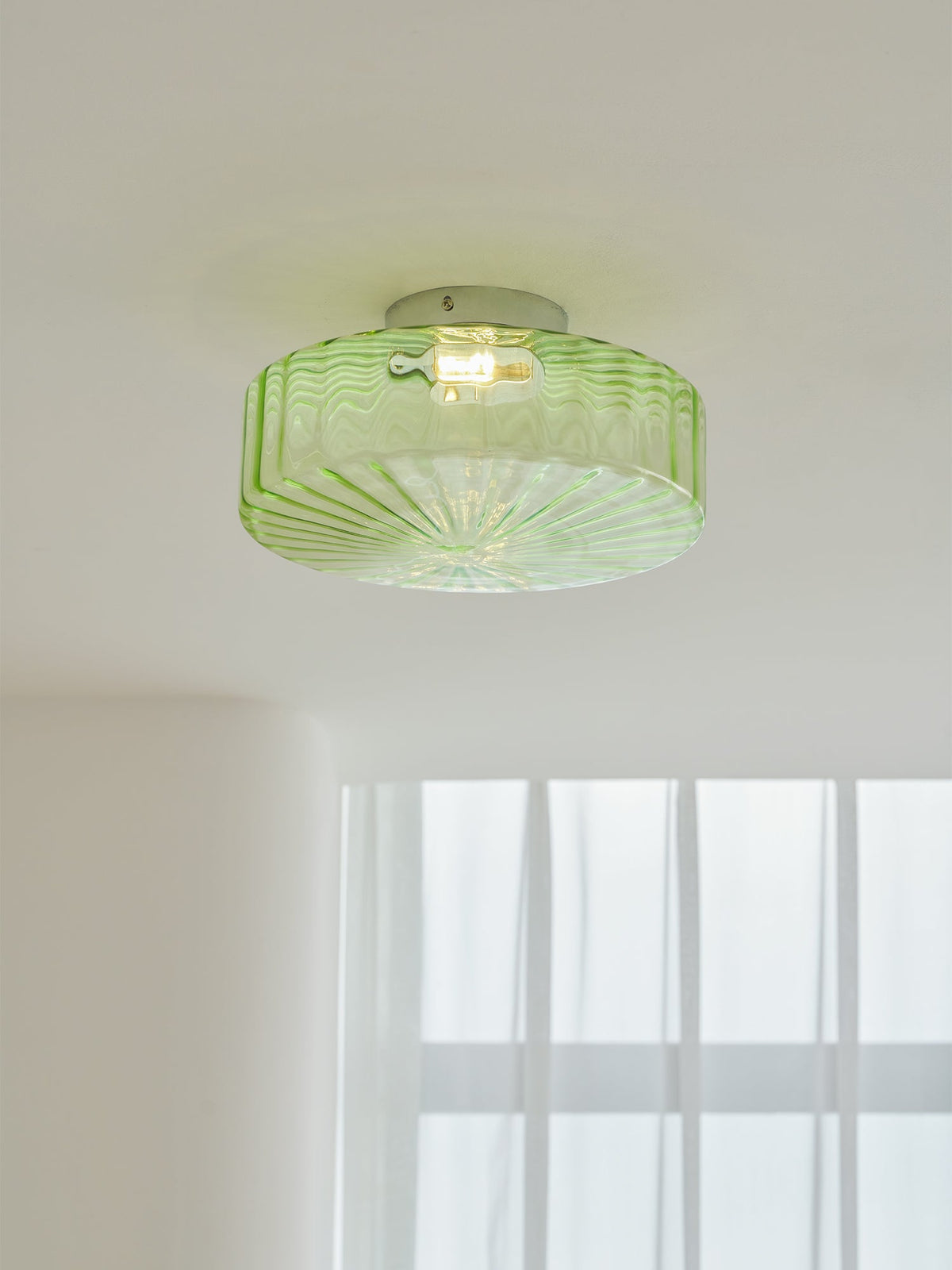 Plafón de cristal ondulado Ondalia en un recibidor acogedor – imagen 13