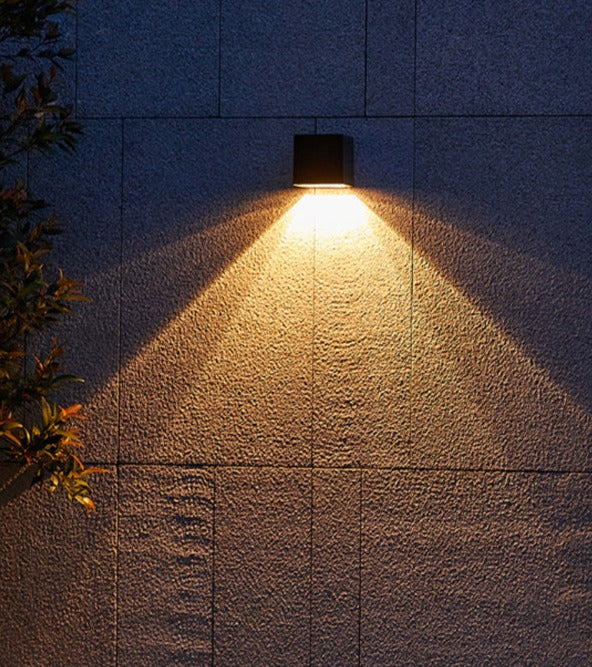 SolVéda - Lámpara Solar de Pared para Exteriores IP65