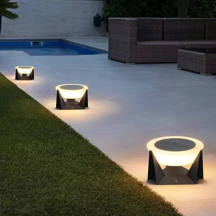 Solaris – Lámpara Solar de Jardín LED, Resistente y Decorativa