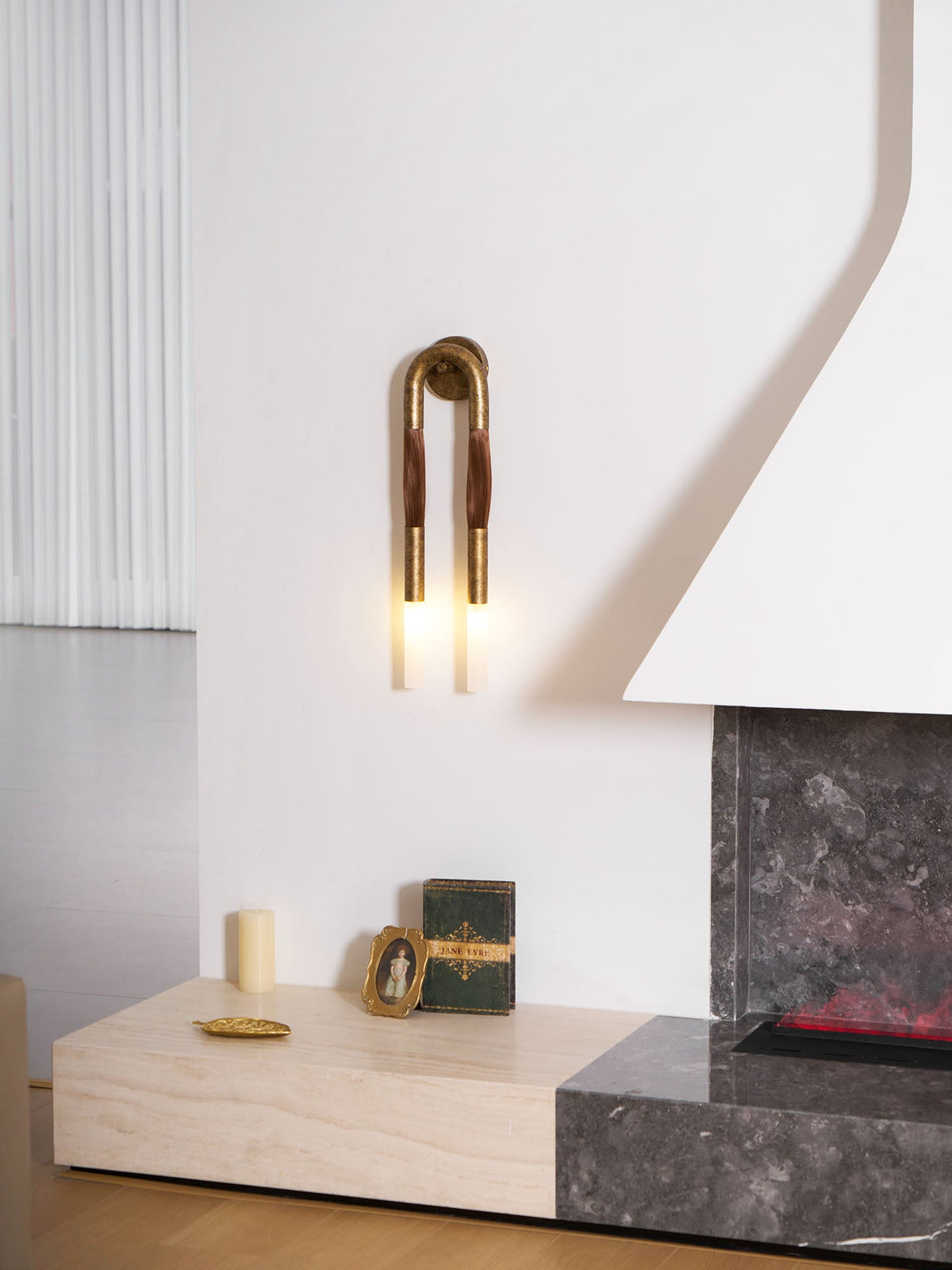 Aplique de pared con borla Borlena enmarcando un espejo – imagen 15