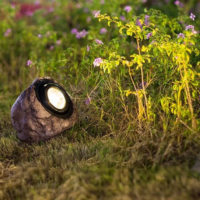 PiedraLuz Solar – Lámpara Exterior LED de Energía Solar