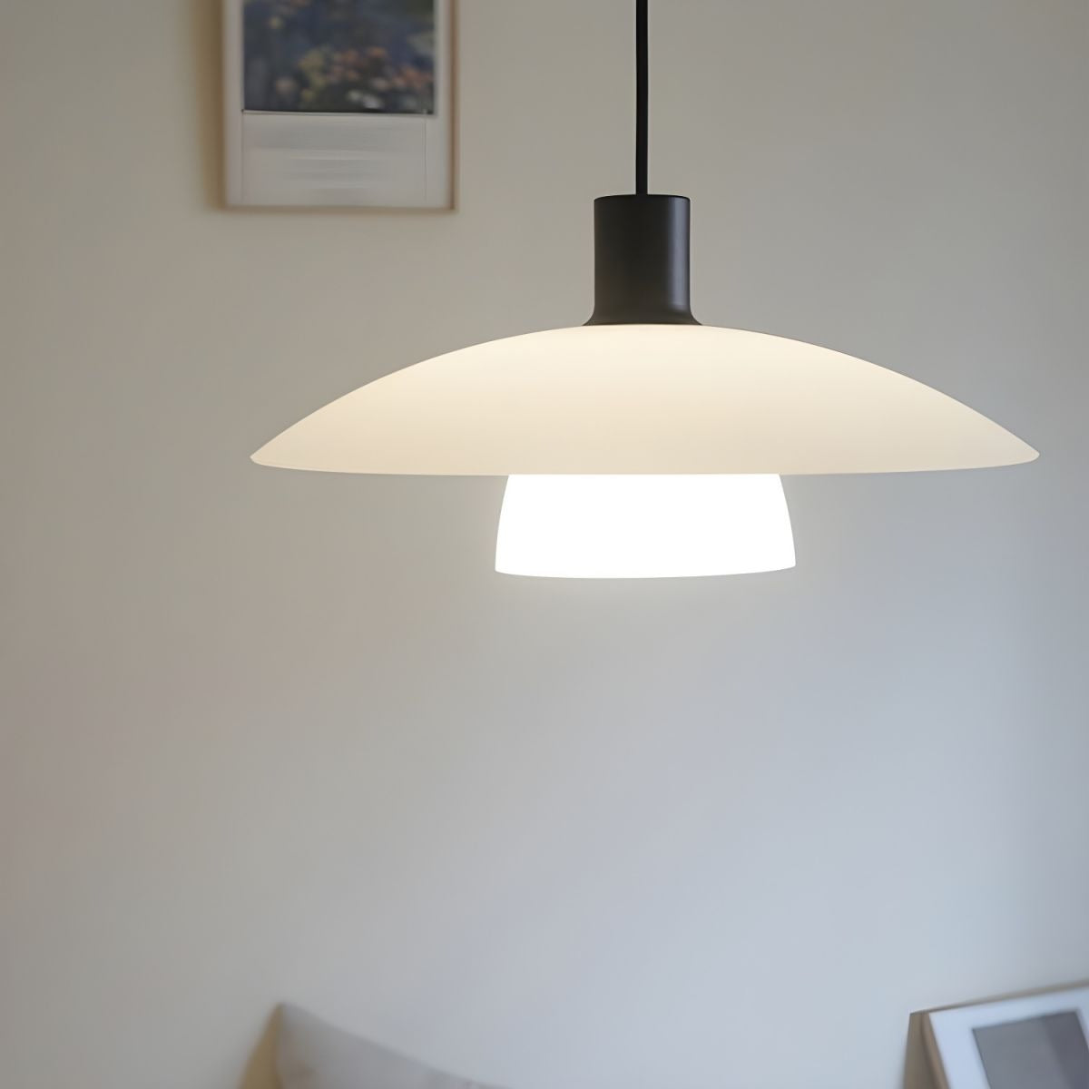 Lámpara Colgante Minimalista de Vidrio Blanco para Sala de Estar – Diseño Elegante y Moderno 1