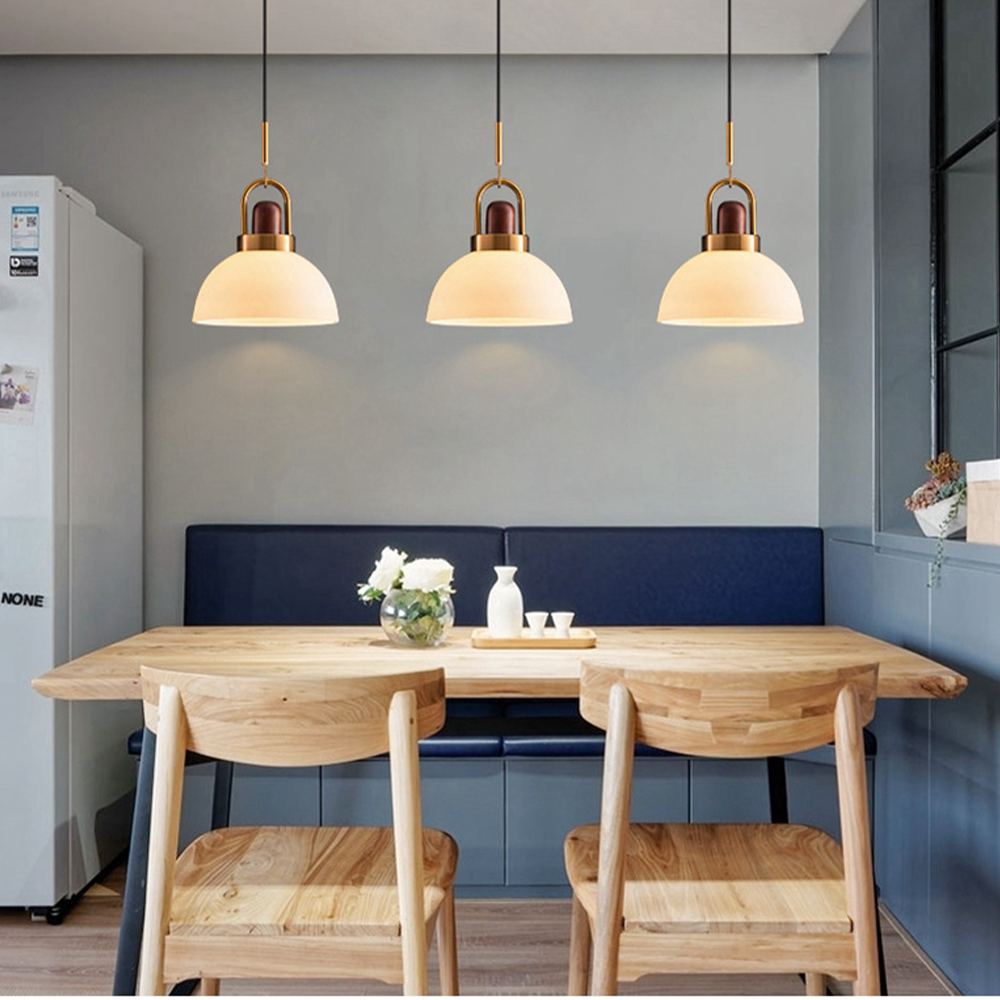 Lámpara Colgante de Vidrio con Acabado Dorado y Madera de Nogal – Diseño Elegante para Comedor y Sala de Estar 10