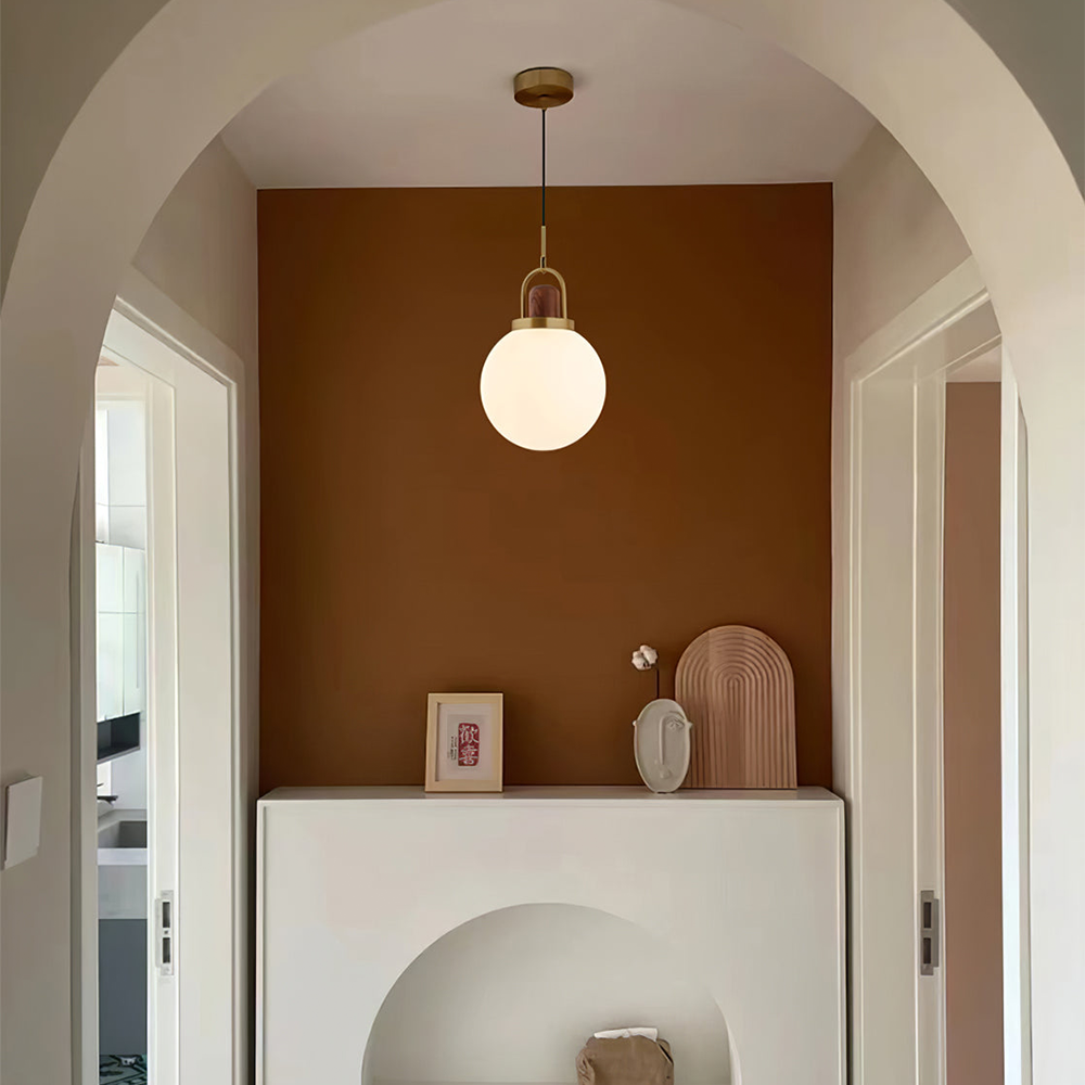 Lámpara Colgante de Vidrio con Acabado Dorado y Madera de Nogal – Diseño Elegante para Comedor y Sala de Estar 5