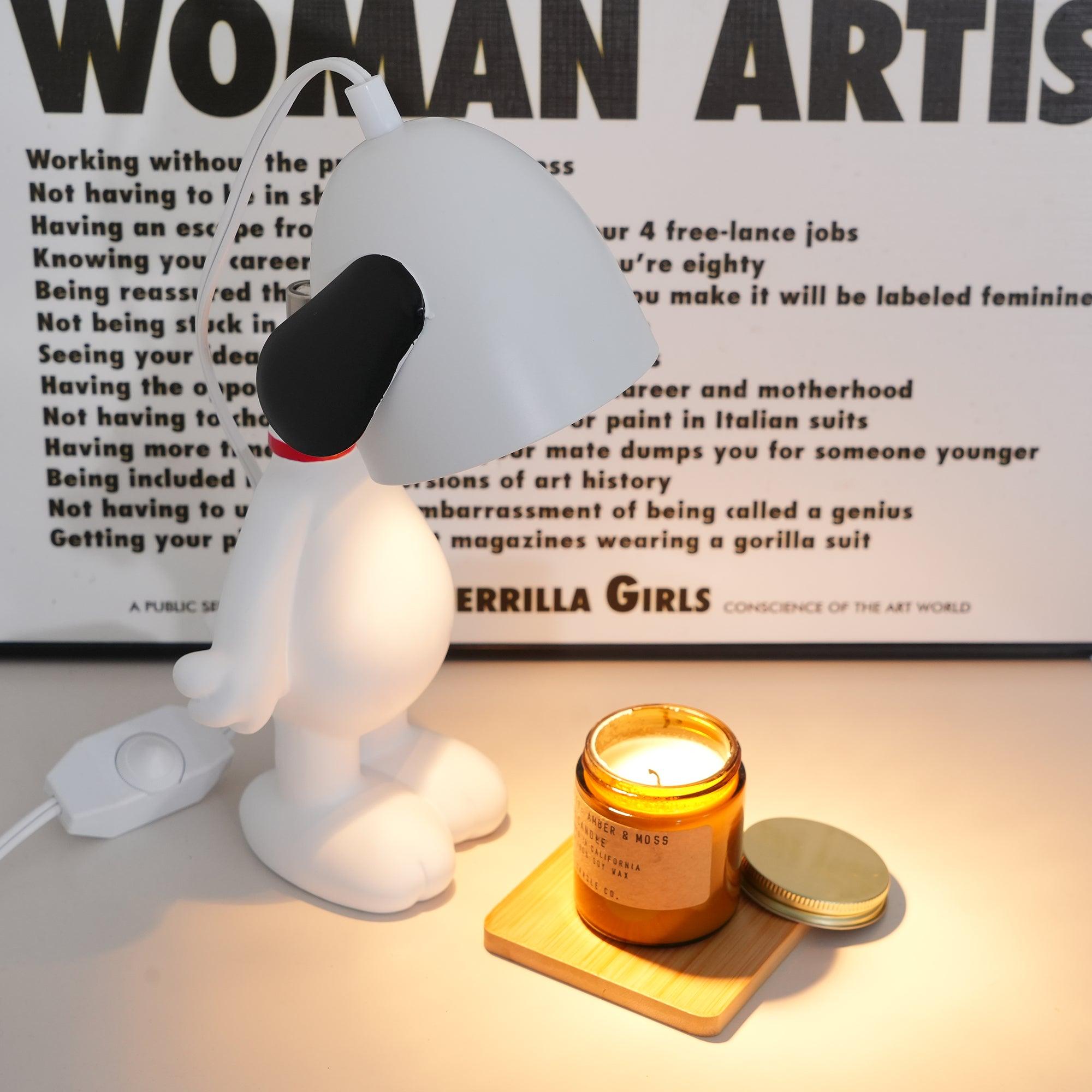 Lámpara Decorativa Calentadora de Cera Snoopy, Diseño Único en Resina y Metal, Luz Suave para Aromaterapia, Uso Interior 2
