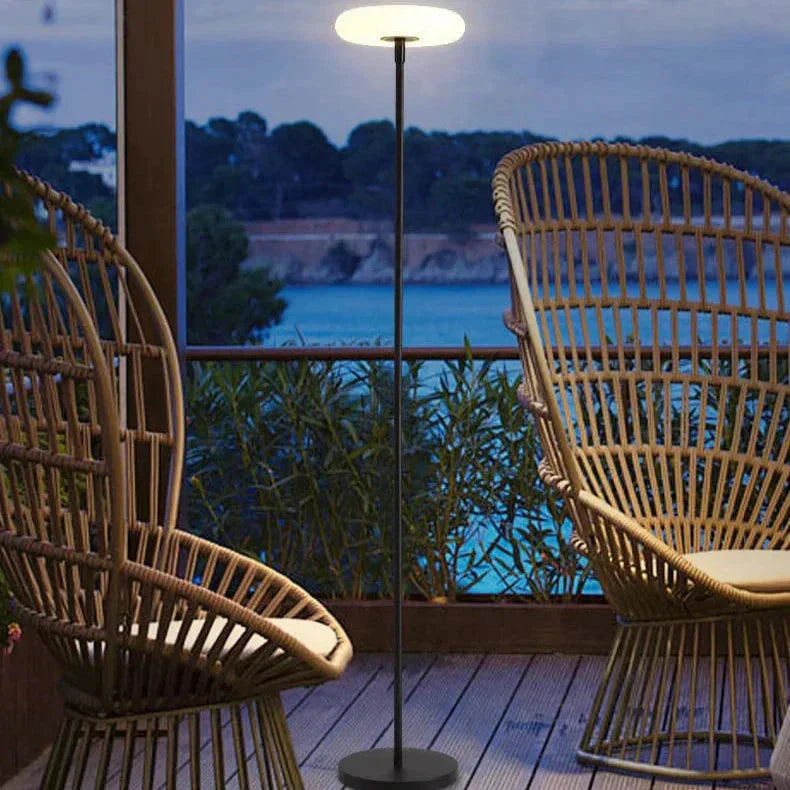 Lámpara Solar Exterior de Metal y Acrílico – Iluminación Eficiente para Jardín y Patio 4