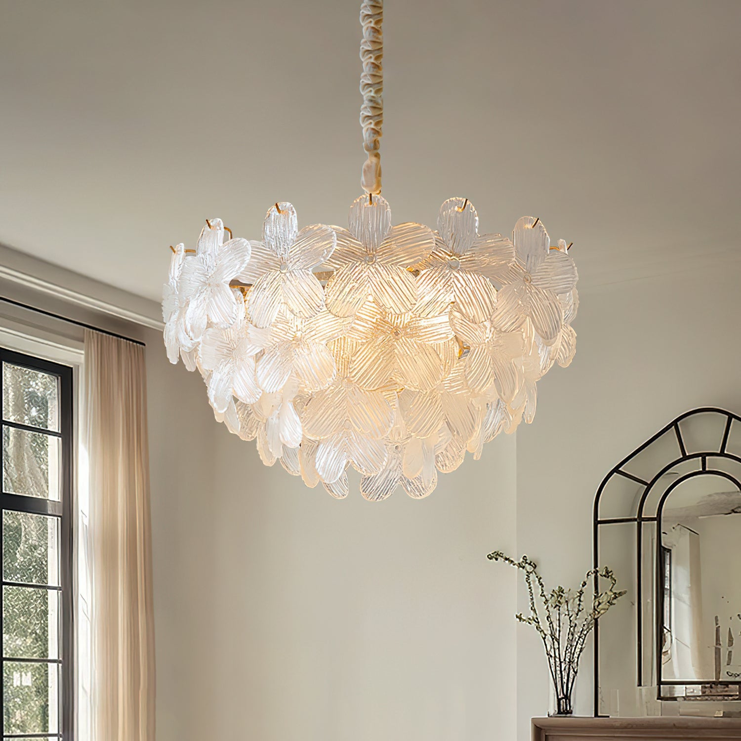 Lámpara de Araña Floral de Vidrio Rosa y Púrpura, Diámetro 50 cm, Altura Ajustable, Diseño Moderno para Iluminación Interior 3