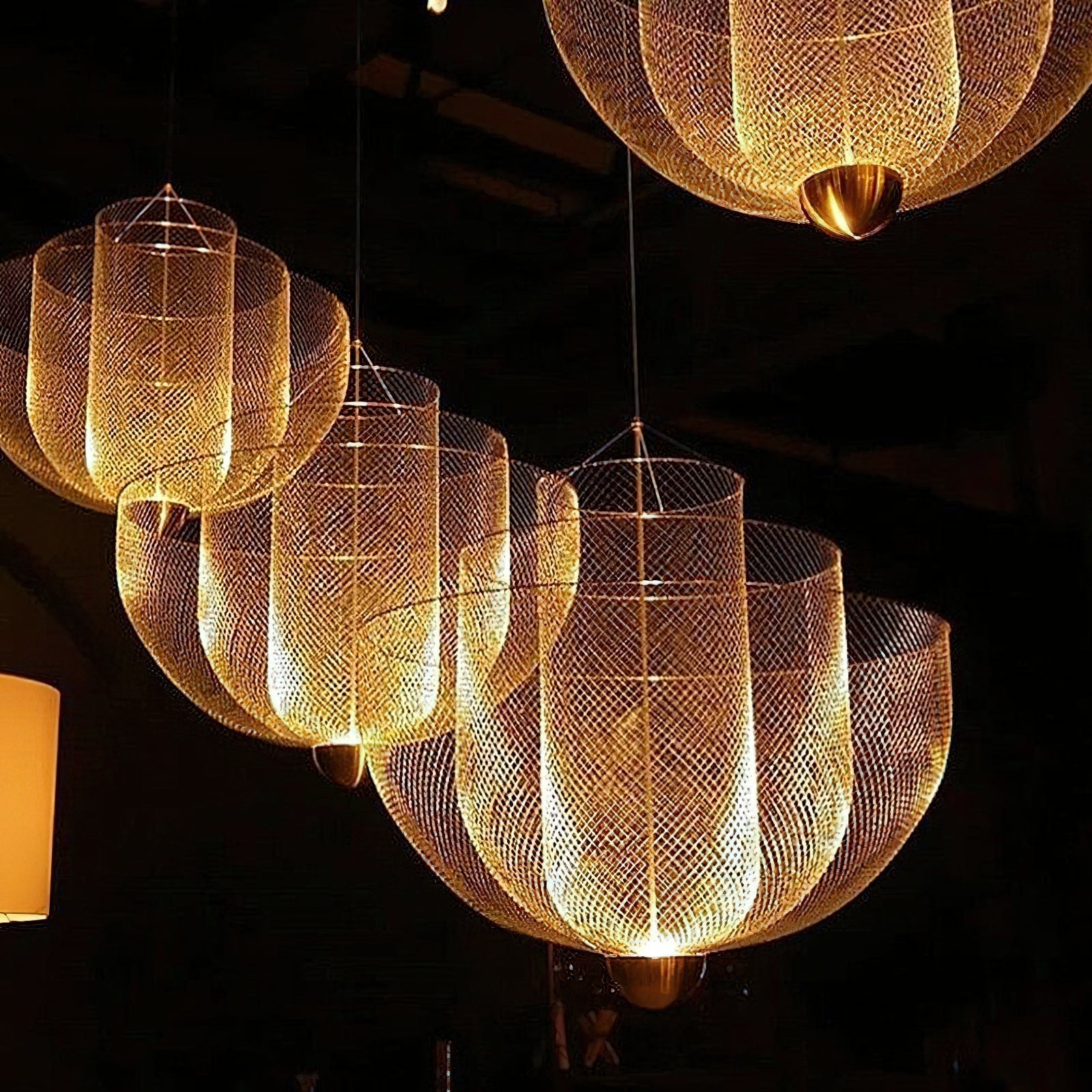 Lámpara de Araña Moderna de Metal con Iluminación LED Integrada – Tamaños de 45cm a 90cm, Diseño Elegante y Duradero 8